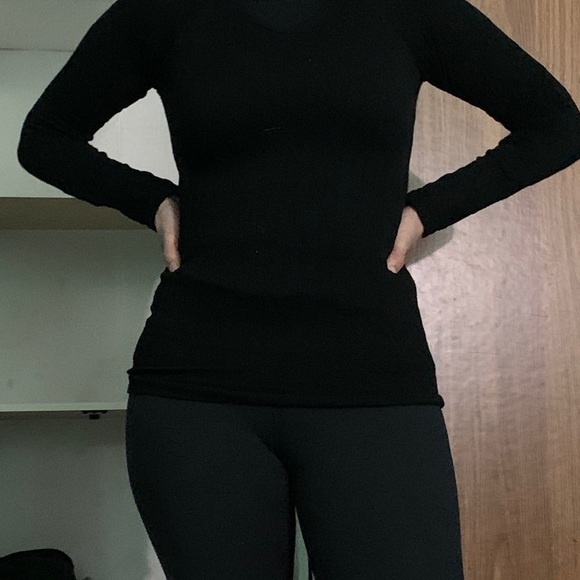 Sweater 🖤 - Picture 4 of 6